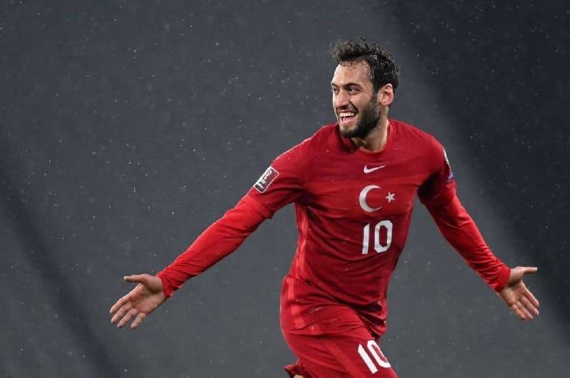 Hakan Calhanoglu nhân tố quan trọng của Thổ Nhĩ Kỳ